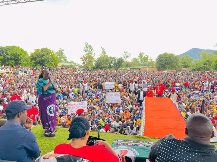 Chitsulo addressing a mammoth crowd